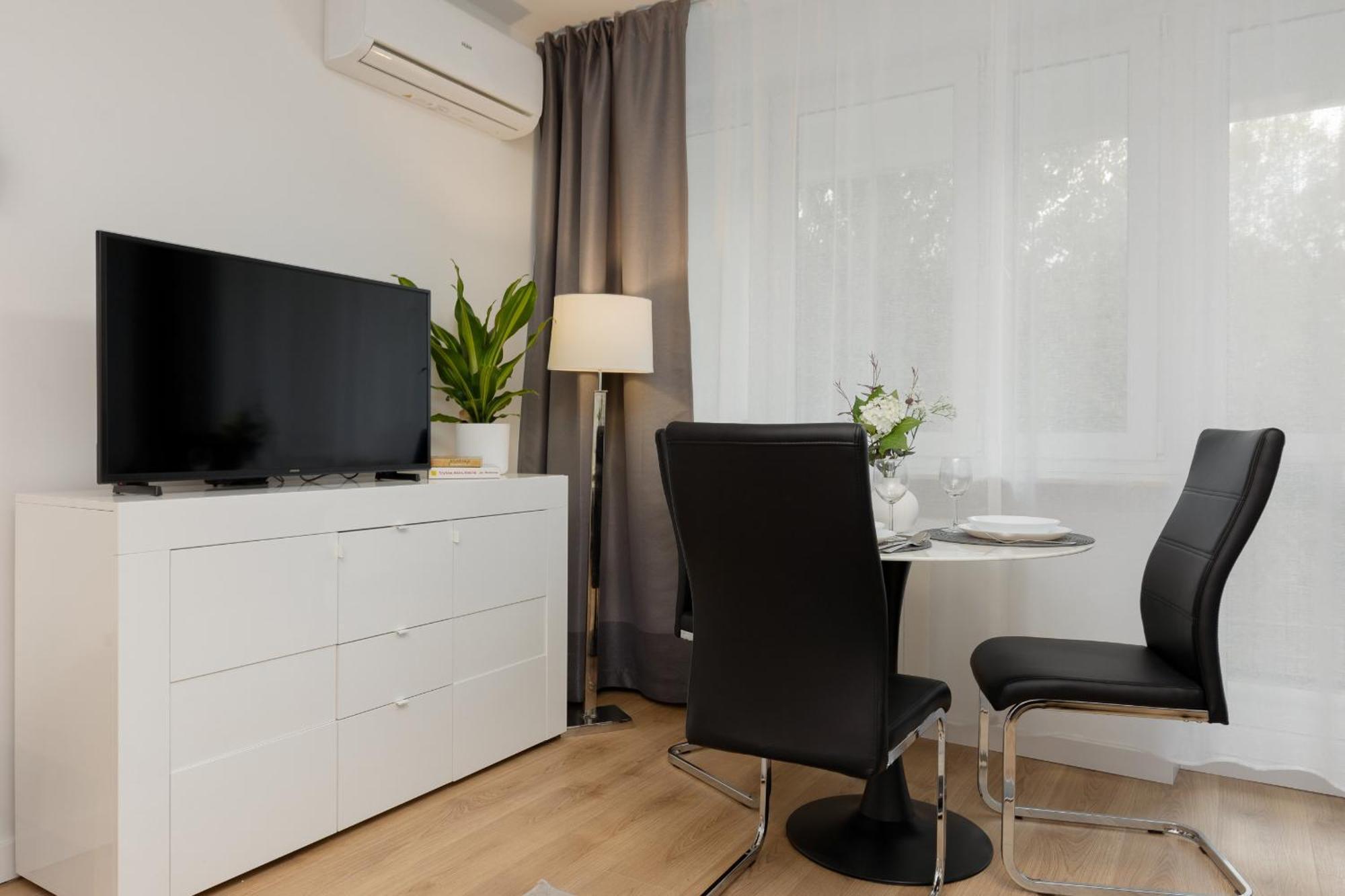 Studio Bruna Metro Pole Mokotowskie By Noclegi Renters Warszawa Eksteriør bilde